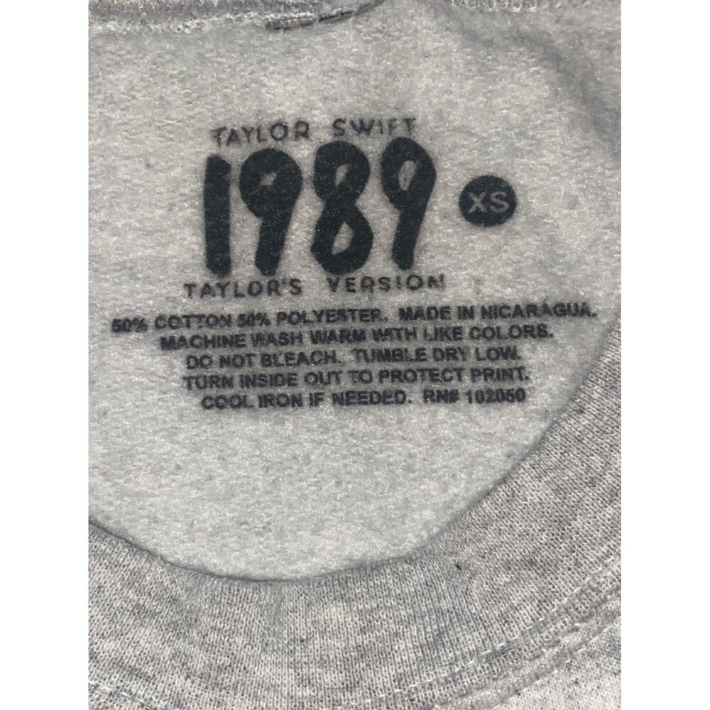 TAYLOR SWIFT 1989 Taylor’s Version Authentic Sweatshirt - Picture 5 of 5